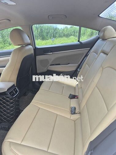 Hyundai Elentra số sàn 2019 - phân khúc C