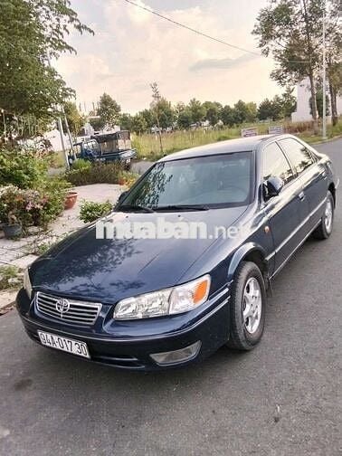 Bán xe 5 chỗ Camry đời 1999, kiểm mới