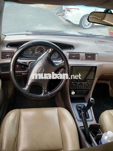 Bán xe 5 chỗ Camry đời 1999, kiểm mới