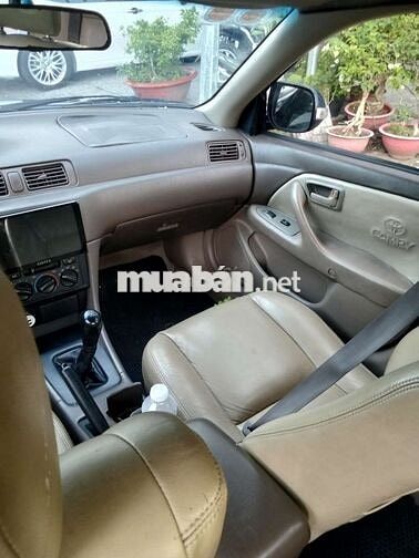 Bán xe 5 chỗ Camry đời 1999, kiểm mới