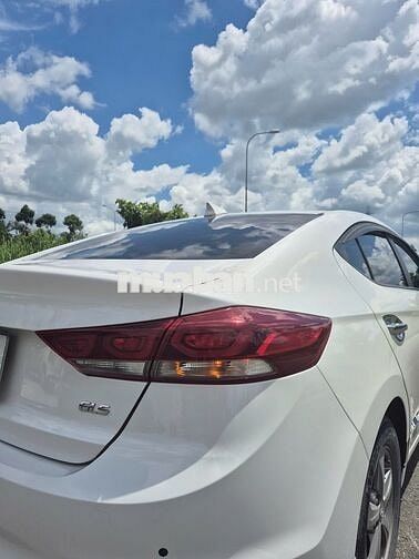 Hyundai Elentra số sàn 2019 - phân khúc C