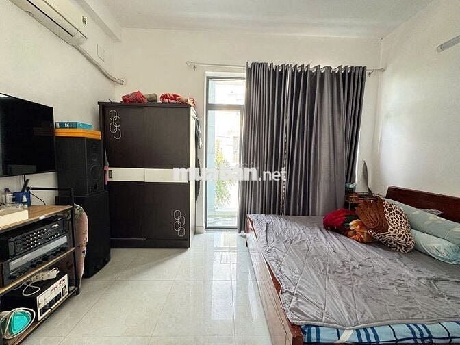 Bán nhà 2 lầu sân thượng Lô nhi kế căn Góc, đường 8m sát  Khuôn Viên