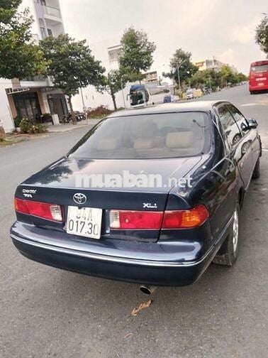 Bán xe 5 chỗ Camry đời 1999, kiểm mới