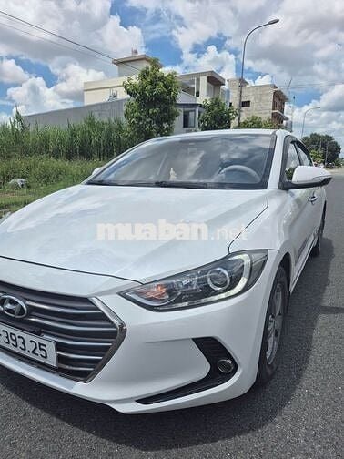 Hyundai Elentra số sàn 2019 - phân khúc C
