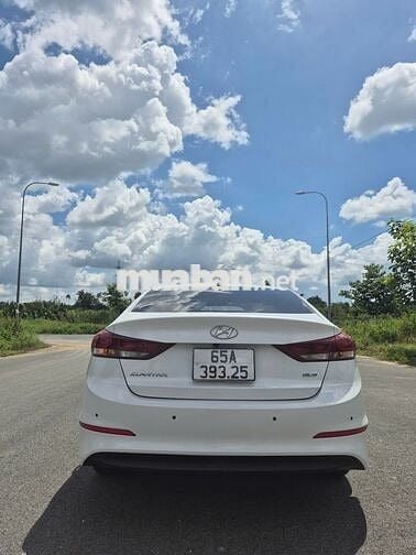 Hyundai Elentra số sàn 2019 - phân khúc C