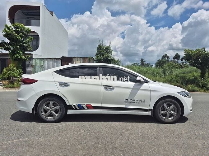 Hyundai Elentra số sàn 2019 - phân khúc C