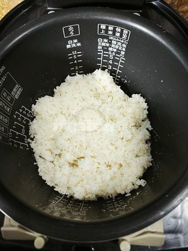 NỒI CƠM HITACHI CAO TẦN IH,ÁP SUẤT BI,ĐIỆN 100V.JAPAN