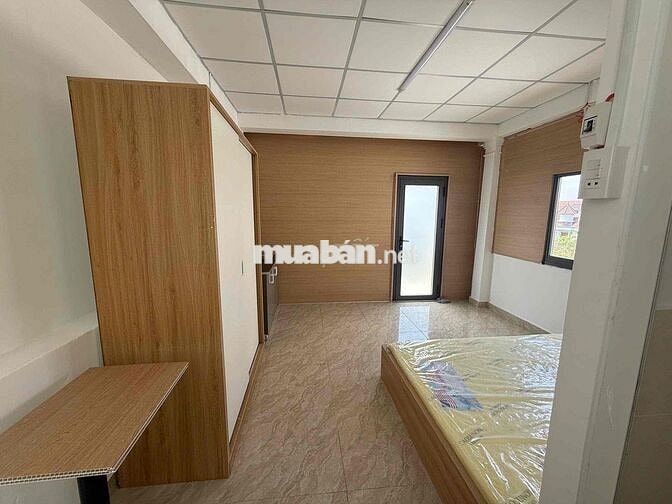 PHÒNG BAN CÔNG NGAY TRÊN PHẠM VĂN ĐỒNG - SÁT GIGAMALL - CẦU BÌNH LỢI