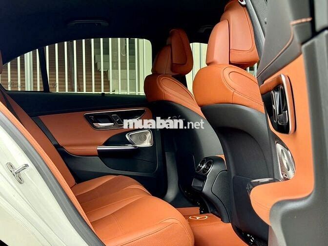 Mercedes Benz C200 Plus 2022 - 15000 km