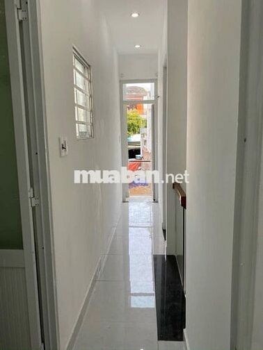 có căn nhà nhỏ cần chủ mới DT 21m2/ 2 tỷ , SHR, Lê Đình Cẩn, hẻm oto
