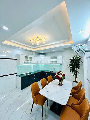 Nhà 4 x 11,5 đúc 1 trệt 2 lầu hẻm 4m đường Phạm Văn chiêu p8 gò vấp 