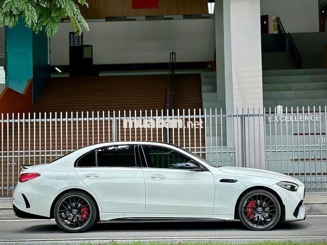 Mercedes Benz C200 Plus 2022 - 15000 km