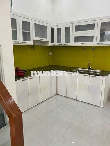 có căn nhà nhỏ cần chủ mới DT 21m2/ 2 tỷ , SHR, Lê Đình Cẩn, hẻm oto