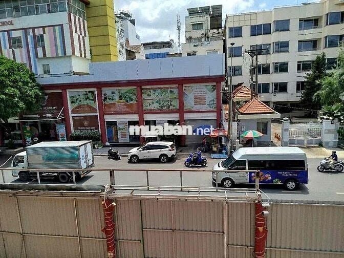 Cho thuê 3000m2 nguyên khu góc 3 Mặt tiền đường Hoàng Việt.