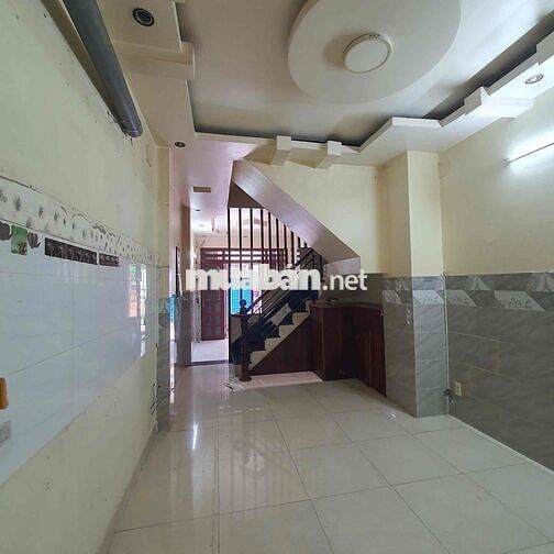 Hẻm Xe Tải Tránh Nhau Đường Lạc Long Quân, 2 Lầu 4PN