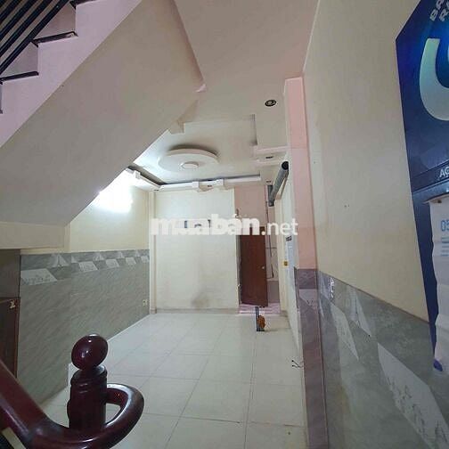 Hẻm Xe Tải Tránh Nhau Đường Lạc Long Quân, 2 Lầu 4PN