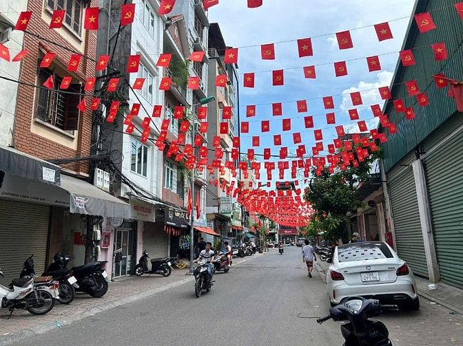 Bán tòa Buidling MP Đại Yên, Đội Cấn : 86mx10 T, MT7.8m, giá 62 tỷ