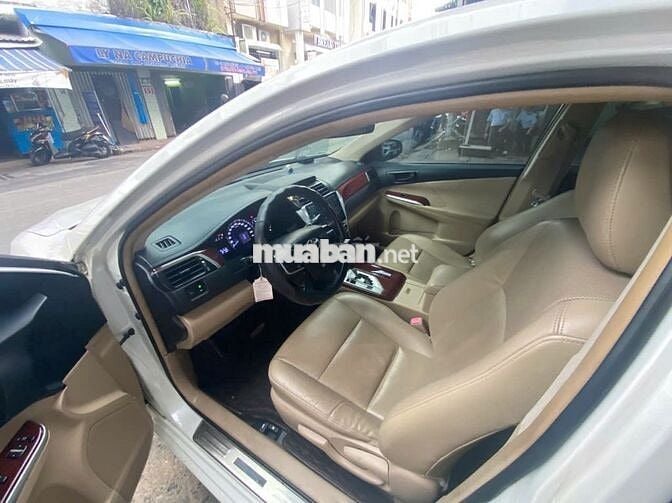 Toyota Camry 2014 2.0E - 135000 km