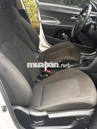Hyundai Accent 2025 - 12000 km