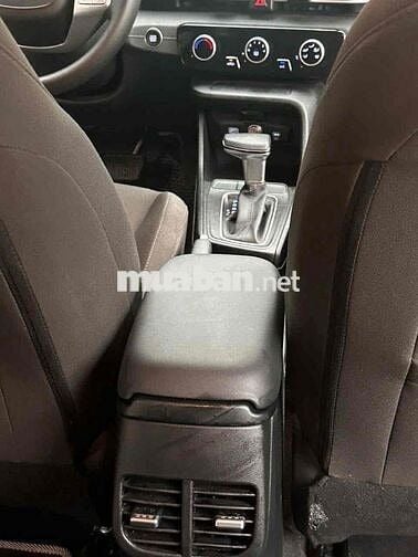 Hyundai Accent 2025 - 12000 km