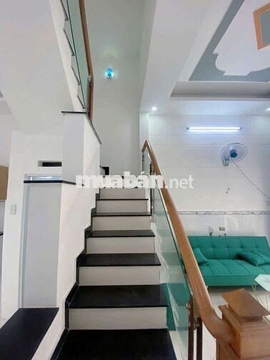 Chính chủ bán gấp, nhà 36m2, 2 phòng ngủ, Hóc Môn