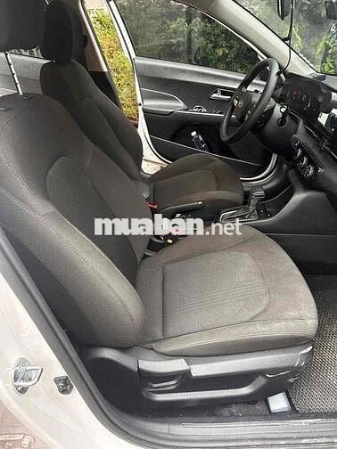 Hyundai Accent 2025 - 12000 km