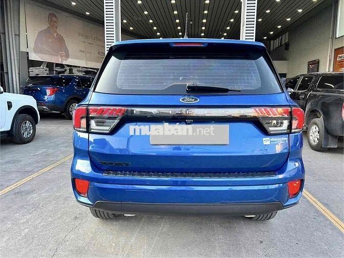 Ford Everest 2023 Sport  màu xanh hiếm, ht góp
