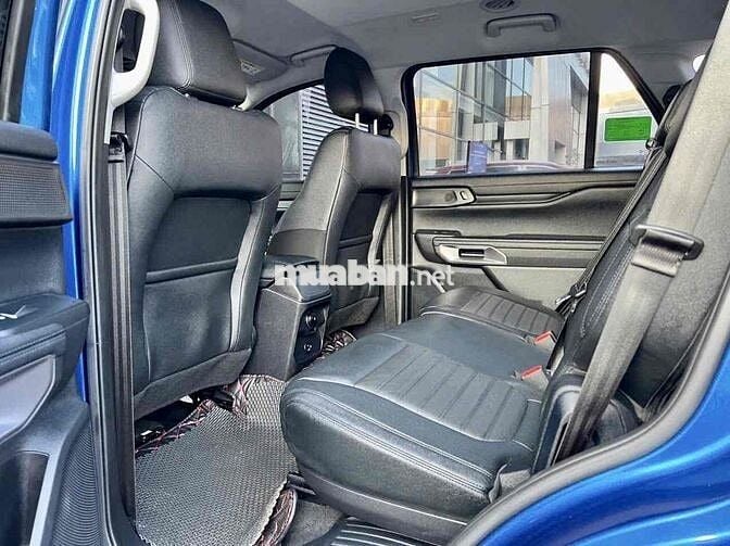 Ford Everest 2023 Sport  màu xanh hiếm, ht góp