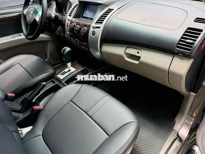Mitsubishi Pajero Sport 2011 máy dầu số tự động