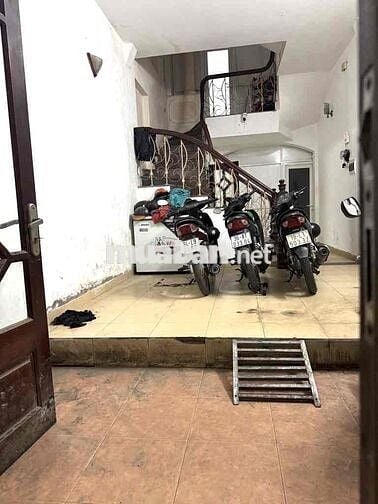 NHÀ KHU VỰC HOÀNG MAI  NHÀ DIỆN TÍCH RỘNG - THOÁNG DÂN XÂY GIÁ ĐẦU TƯ