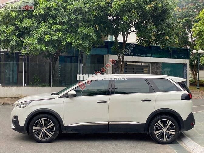 Peugeot 5008 1.6 AT 2018 - 615 Triệu