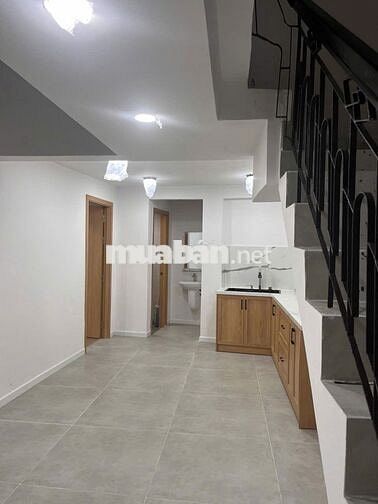 Cho Thuê Nhà Sát Mặt Đường Lê Quang Định, 3PN 3WC Mới Sạch Sẽ