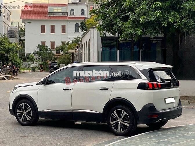 Peugeot 5008 1.6 AT 2018 - 615 Triệu