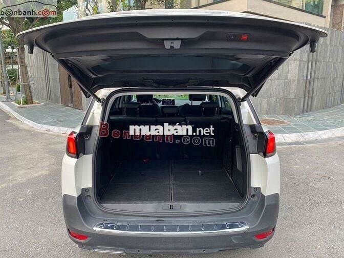 Peugeot 5008 1.6 AT 2018 - 615 Triệu