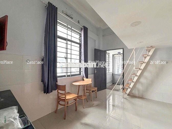 Duplex Cửa Sổ Trời Sẵn Máy Lạnh Ngay Đại Học Văn Hiến