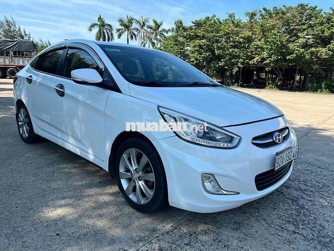 Hyundai Accent 2015 1.4 AT - 9124 km