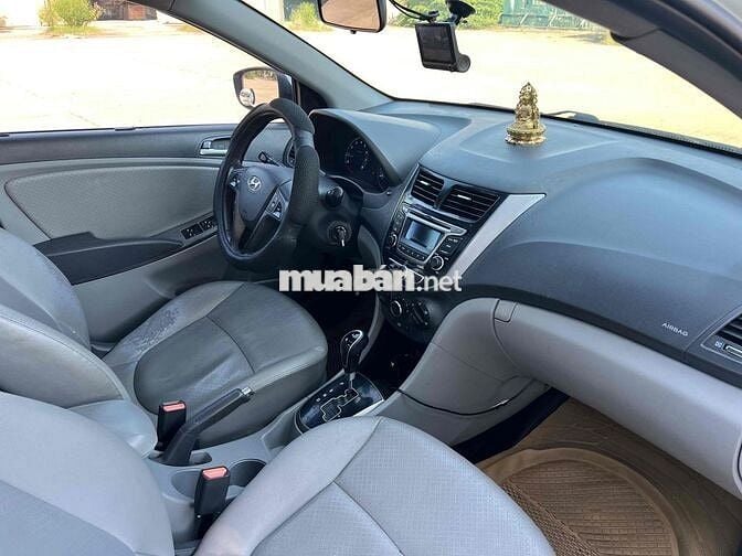 Hyundai Accent 2015 1.4 AT - 9124 km