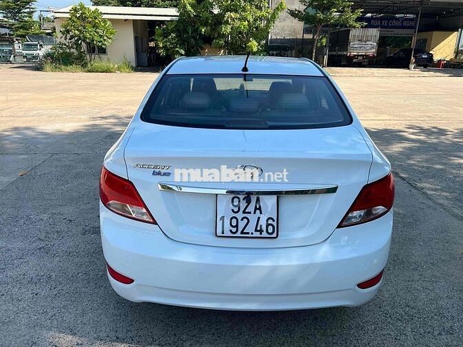 Hyundai Accent 2015 1.4 AT - 9124 km