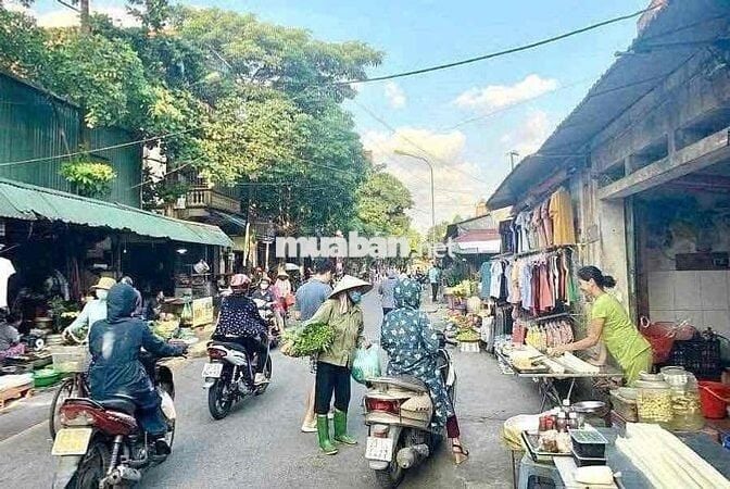kẹt tền nên bán lại miếng đất sẵn thổ cư