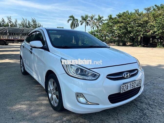 Hyundai Accent 2015 1.4 AT - 9124 km