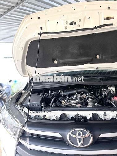 Toyota Innova 2017 .95000 km