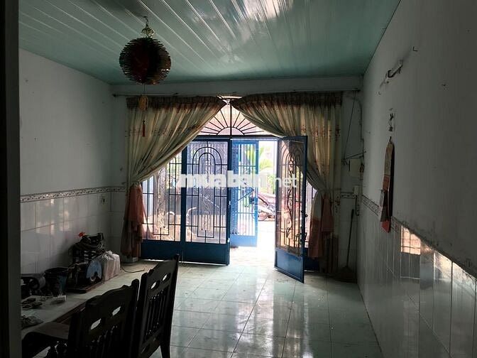 BÁN NHÀ GIÁ TỐT, HXH, 2 mặt tiền ~60m2 Lê Đình Cẩn Bình Tân