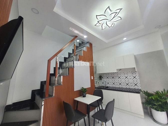 Giá chỉ nhỉnh 2 tỷ , nhà 2 tầng mới đẹp, vào ở ngay,p10,  Quang Trung 