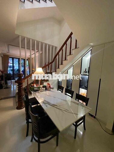 bán nhà 3 tầng Mt Nguyễn Đăng Đạo DT 94m2 chỉ 8ty4
