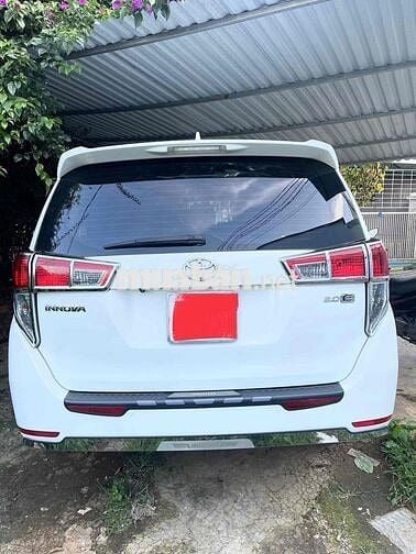 Toyota Innova 2017 .95000 km