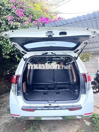 Toyota Innova 2017 .95000 km