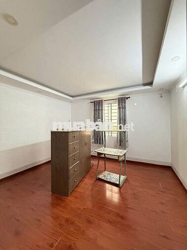 Cho thuê nhà mặt tiền đsố 30 kdc công ty 8 gần cây xăng giá 8,5 triệu