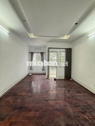 Cho thuê nhà mặt tiền đsố 30 kdc công ty 8 gần cây xăng giá 8,5 triệu