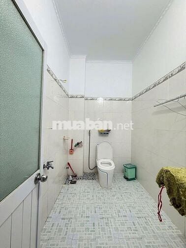 Cho thuê nhà mặt tiền đsố 30 kdc công ty 8 gần cây xăng giá 8,5 triệu