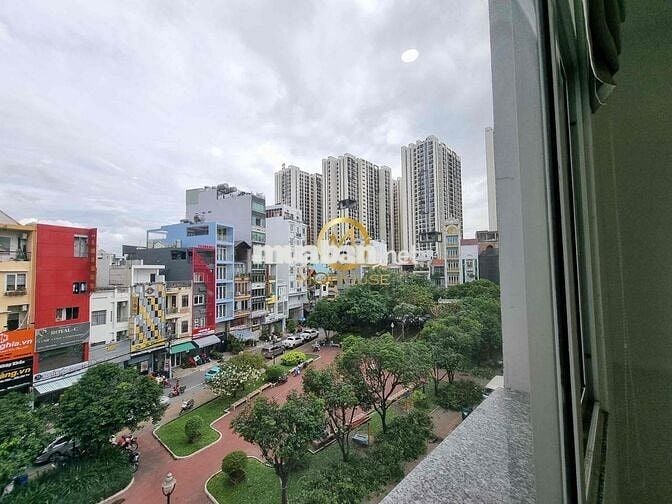Cho thuê căn hộ dịch vụ ngay Trung tâm Q10